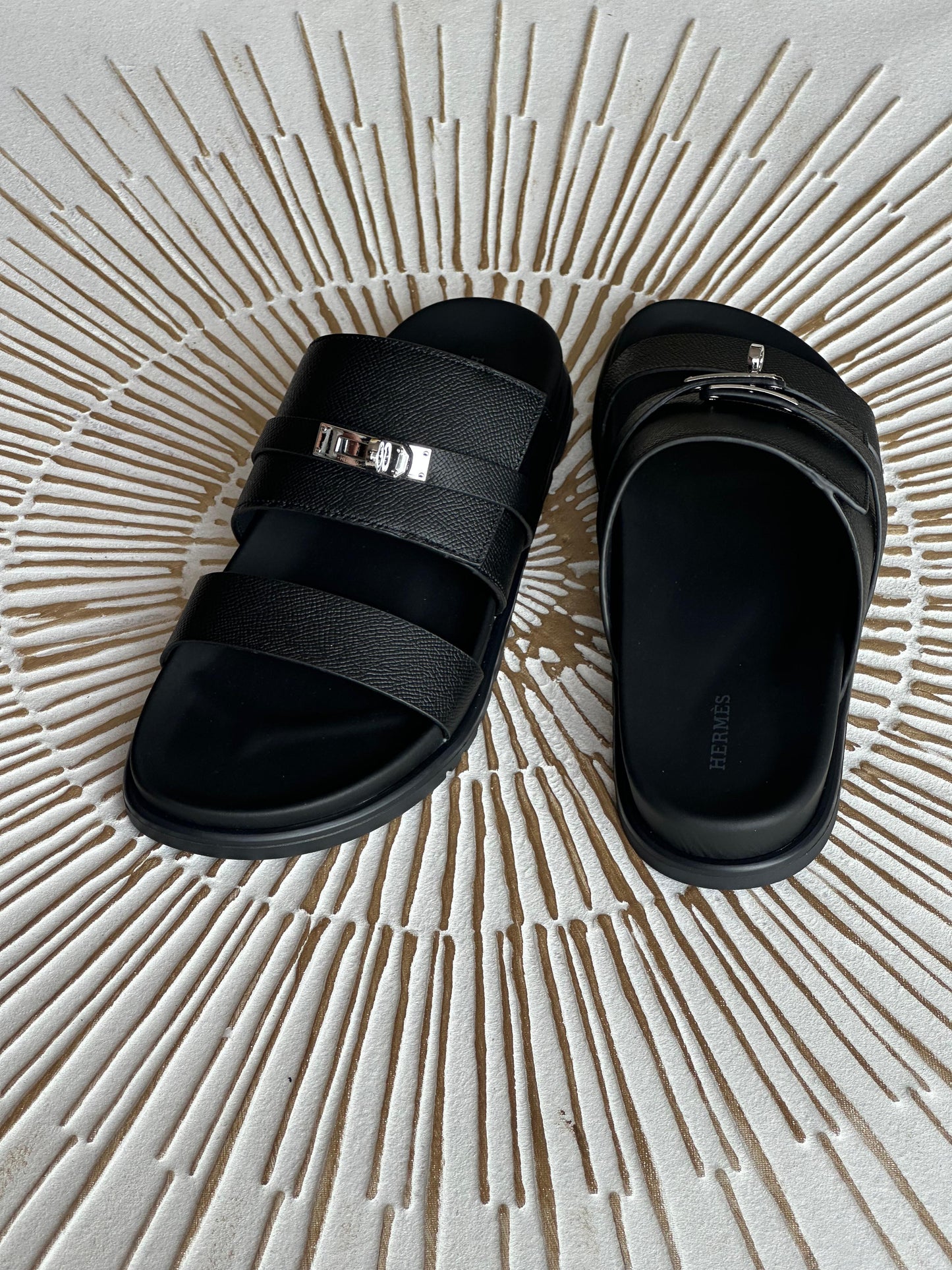 Hermès Jackson Sandal in Black Calfskin – Epsom Techno Sandal with Kelly Buckle”
