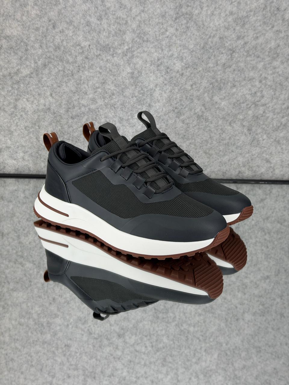 Loro piana Week End Walk Technical Mesh Black and white