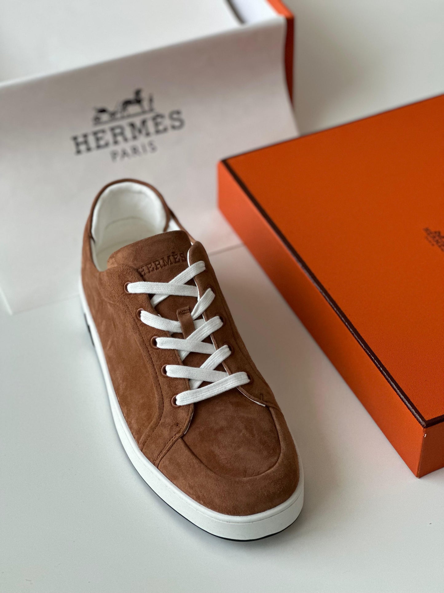 Hermès Kid Sneaker in Beige/Natural – Minimalist Men’s Leather Sneakers
