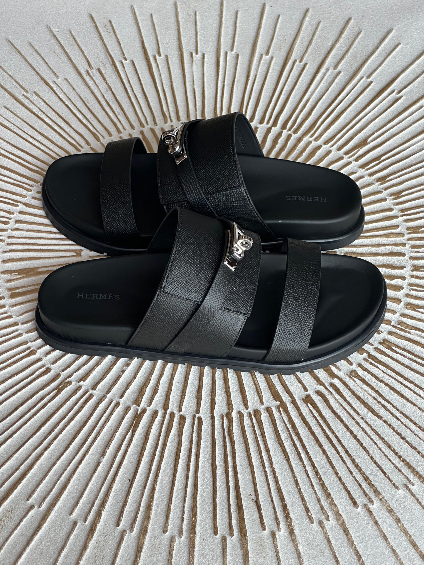 Hermès Jackson Sandal in Black Calfskin – Epsom Techno Sandal with Kelly Buckle”