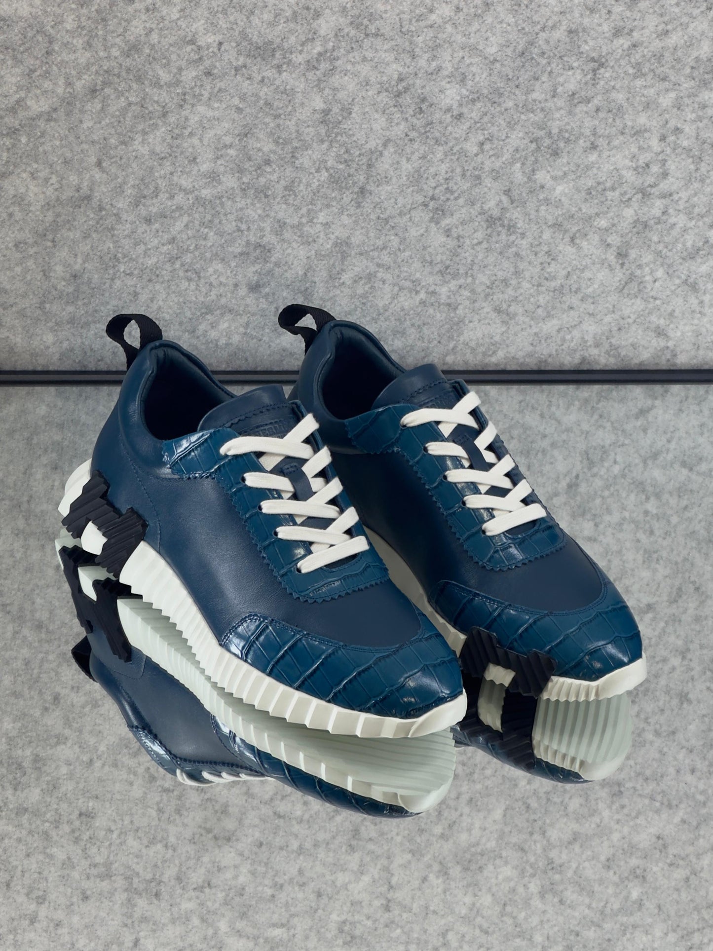 Hermes
Bouncing Sneaker Calfskin Crocodile
