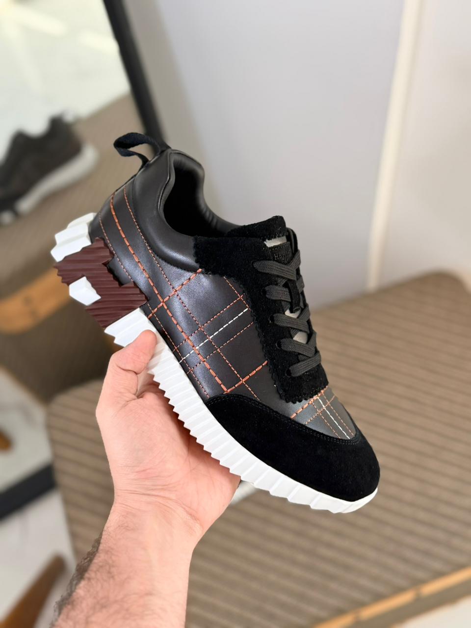 Hermès Bouncing Sneakers in Noir.