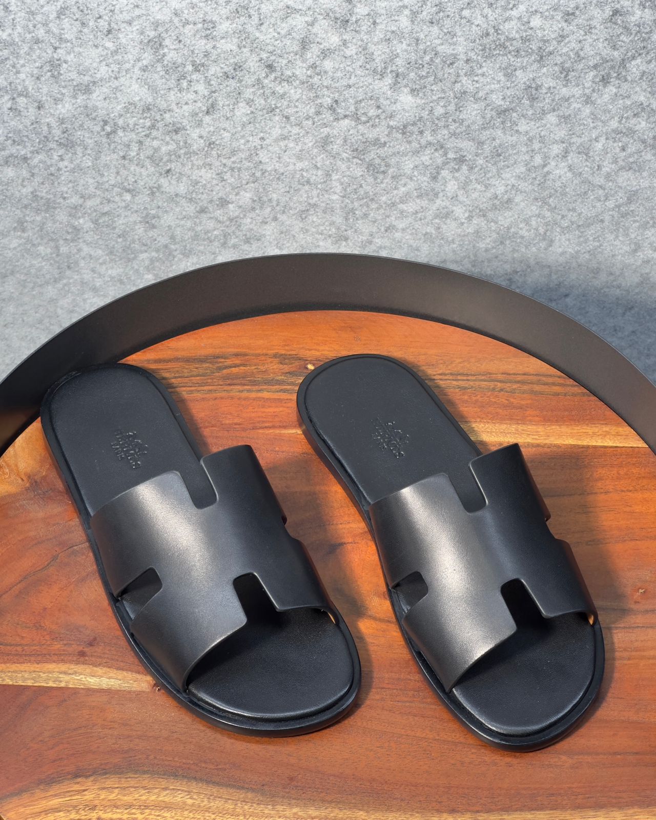 Hermès Izmir sandal, a classic men's slide