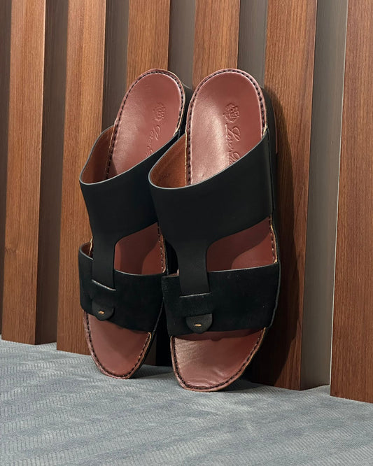 Loropiana sandals in black leather.
