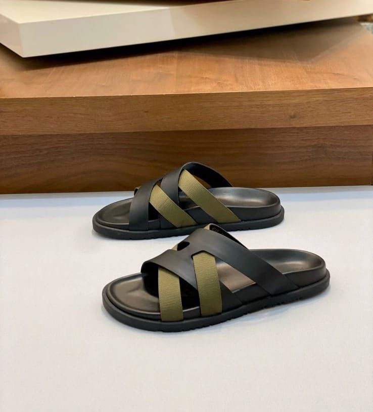 Hermès Kazimir Sandal in calfskin leather and woven ribbon