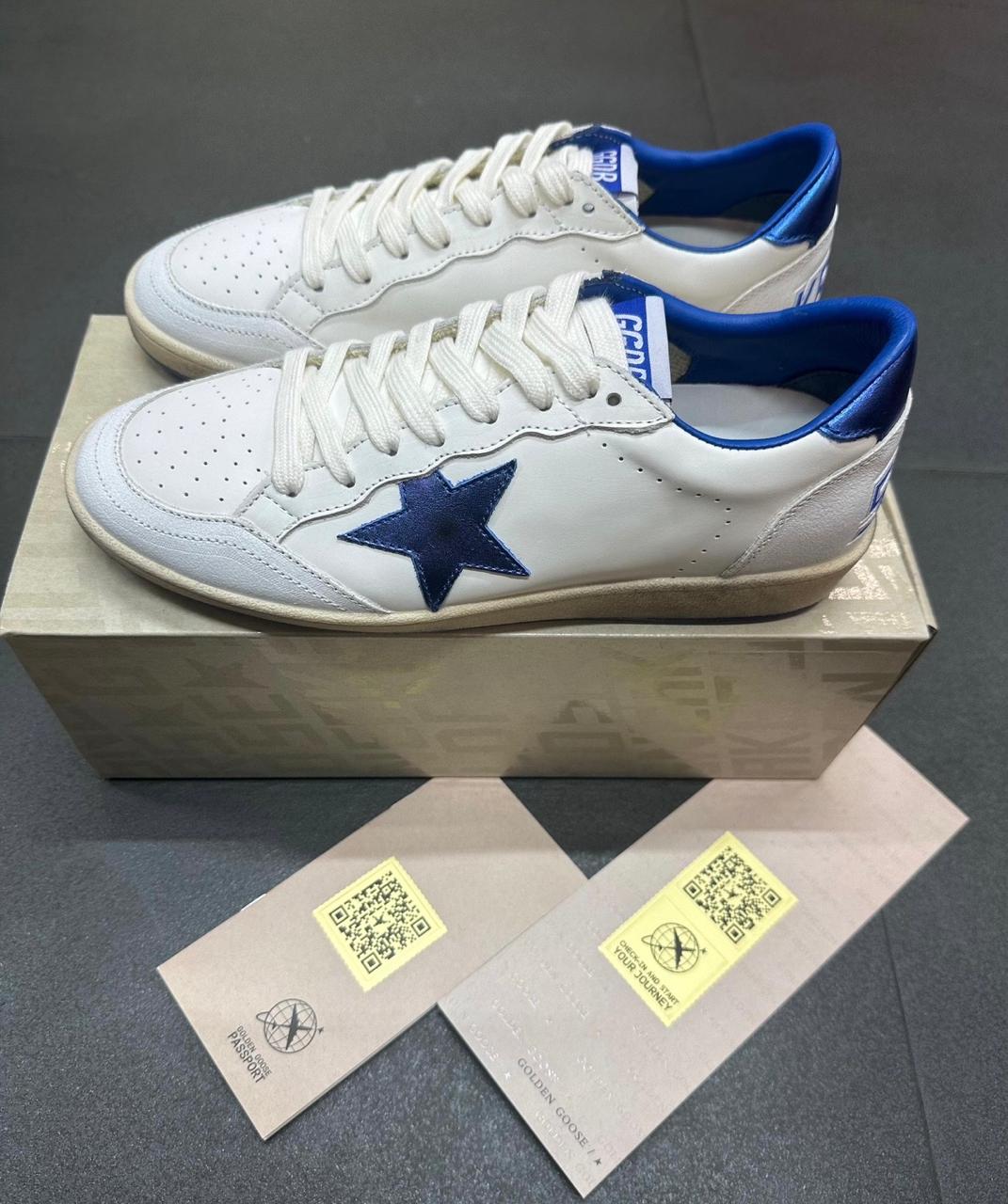 Golden Goose Men's Ball Star in white nappa with blue star